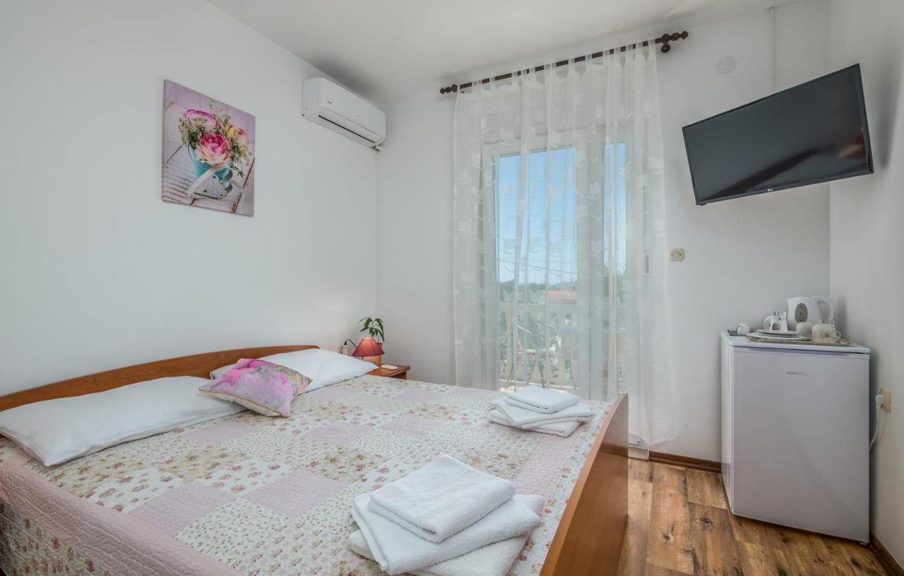 Rooms Valentino Vrh  Exteriér fotografie